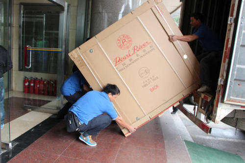 连山钢琴贵重工艺品无忧运